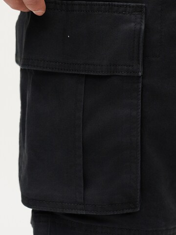 GAP Regular Cargo Pants in Black