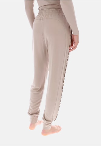 Effilé Pantalon Ted Baker en gris