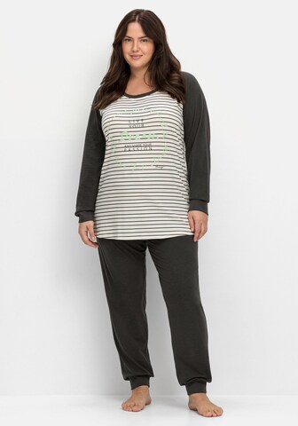 SHEEGO Pajama in Grey: front
