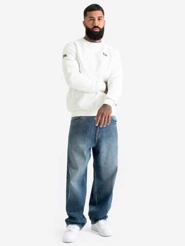 LONSDALE Sweatshirt 'Woolwich' in White