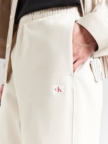 Calvin Klein Jeans Normalny krój Spodnie w kolorze biały