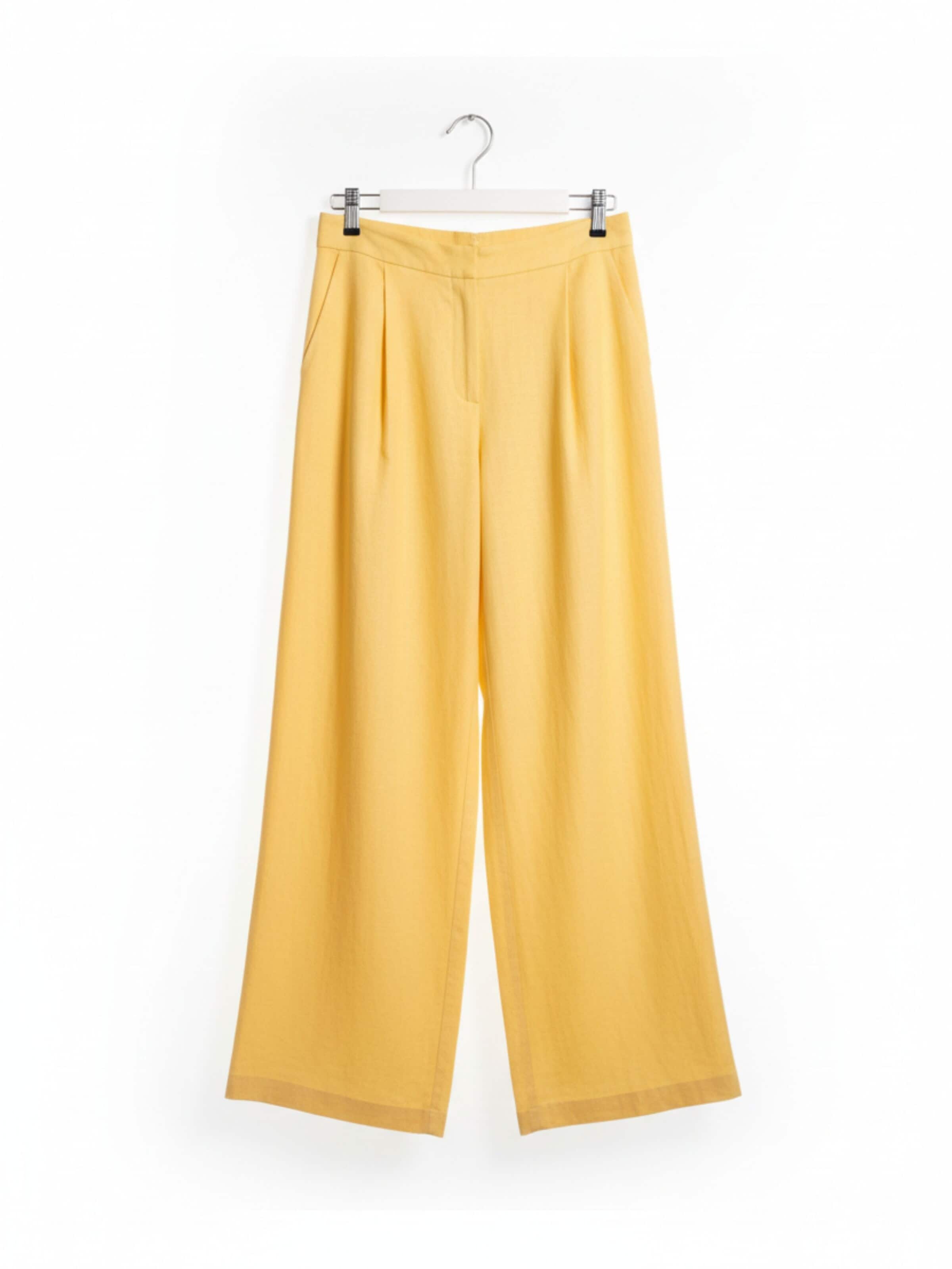 WEARABLE STORIES Wide leg Trousers 'Philine' in Yellow: front