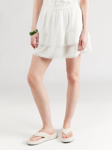 PIECES Skirt 'PCALBA' in White: front