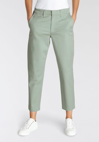 LEVI'S ® Regular Chino Pants 'Essential' in Green: front