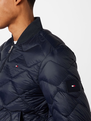 TOMMY HILFIGER Overgangsjakke i blå