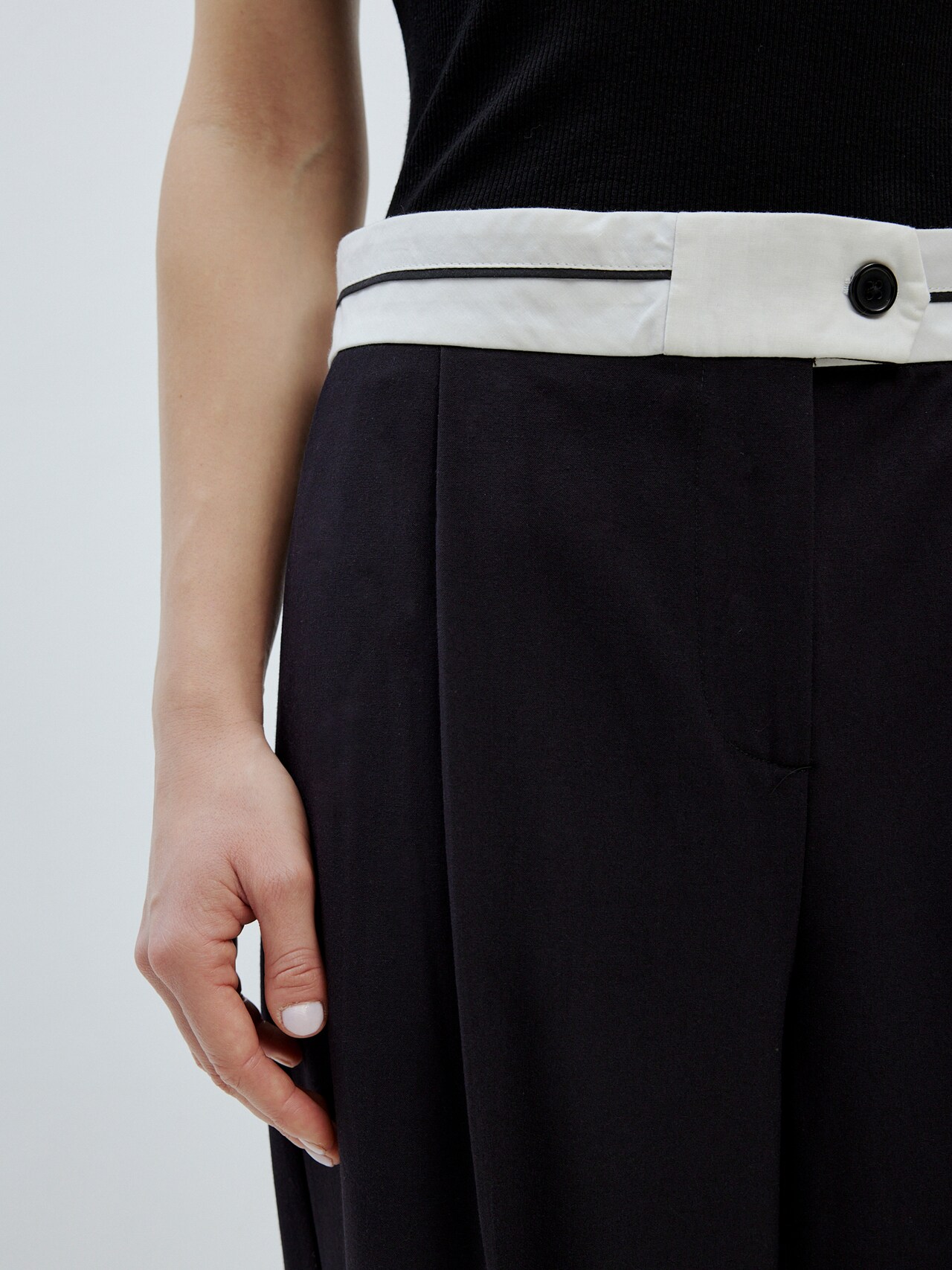 EDITED Produkte Hose 'Kadin' schwarz