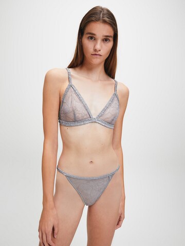 Calvin Klein Underwear Normalny krój Stringi 'Brazilian' w kolorze szary