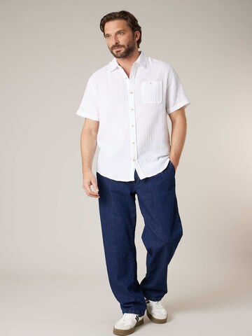 Coupe regular Chemise 'Squizz' Deeluxe en blanc