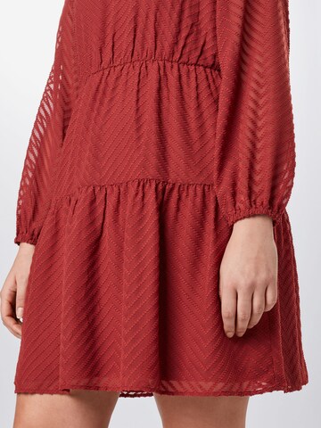 ABOUT YOU Curvy Jurk 'Lia' in Rood
