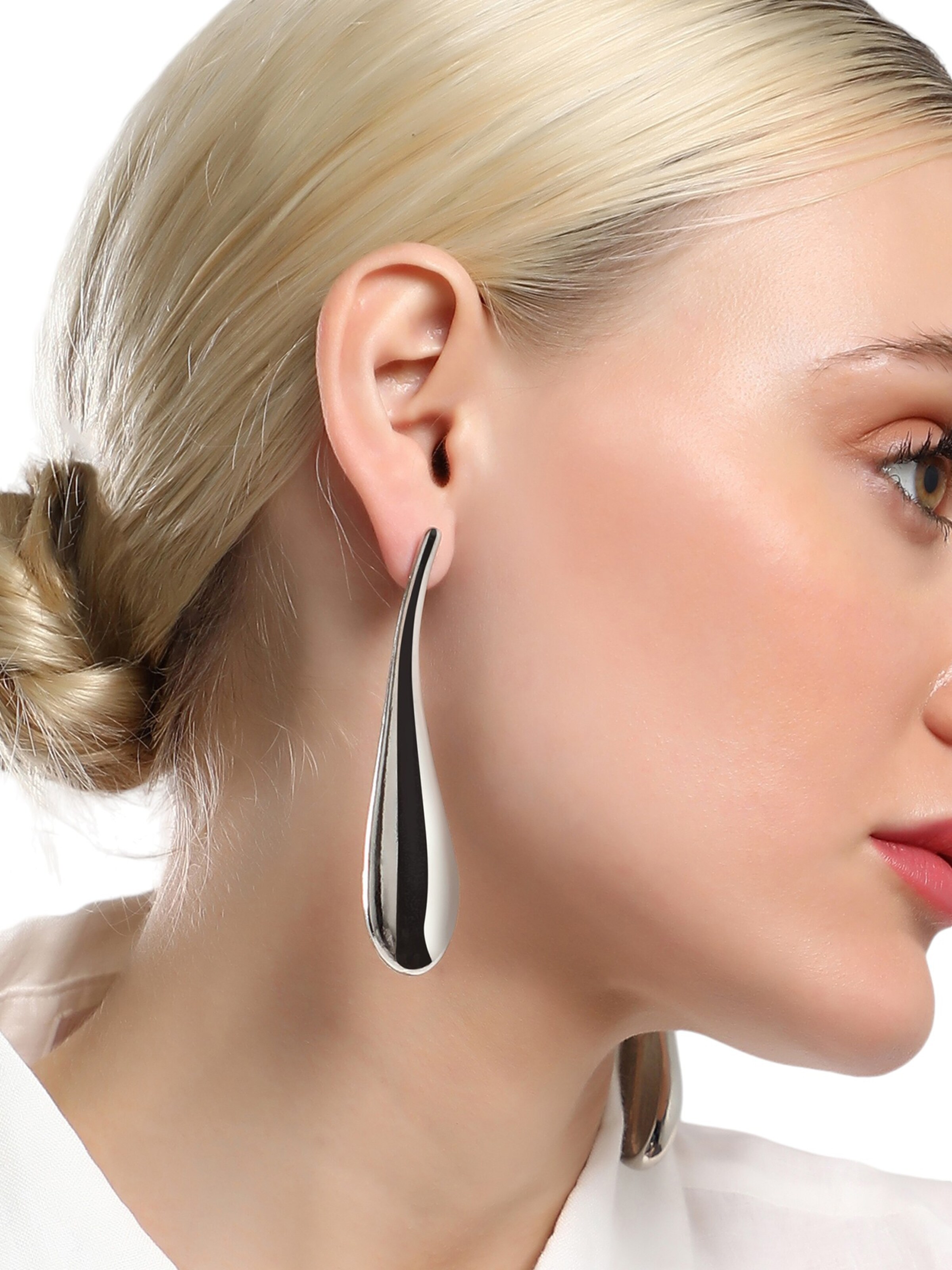 SOHI Kõrvarõngas, värv Hõbe: eest vaates