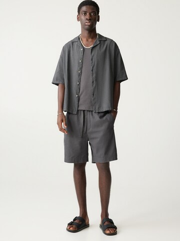 Pull&Bear Loose fit Trousers in Grey