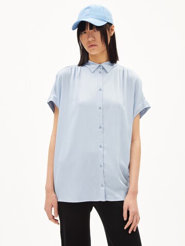 ARMEDANGELS Blouse 'Zonya' in Blauw: voorkant