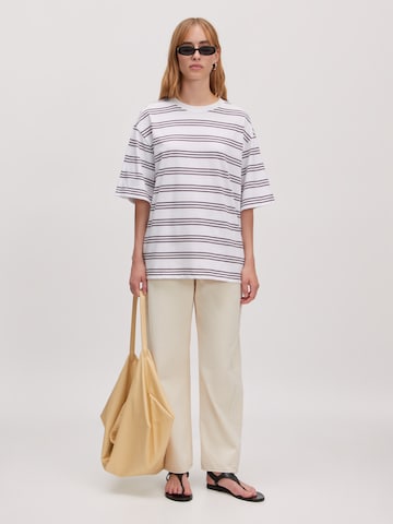 EDITED Koszulka oversize ' Xia' w kolorze czerwony