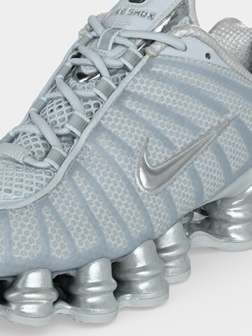 Nike Sportswear Platform trainers 'Shox' in Grey