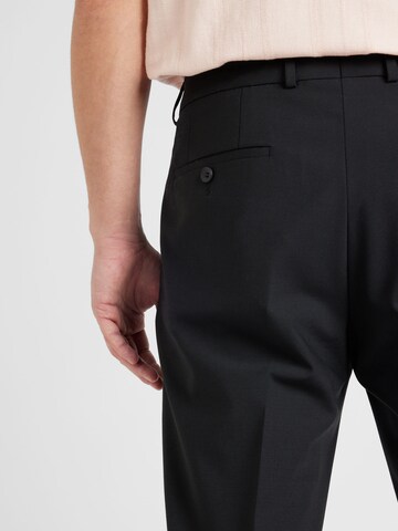 s.Oliver BLACK LABEL - regular Pantalón de pinzas en negro