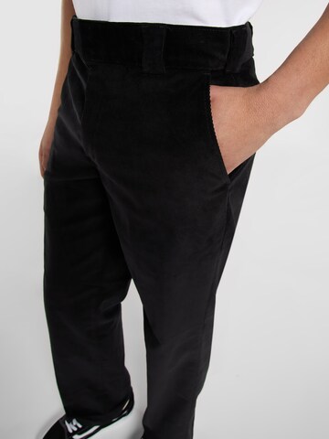 DICKIES Normální Kalhoty – černá