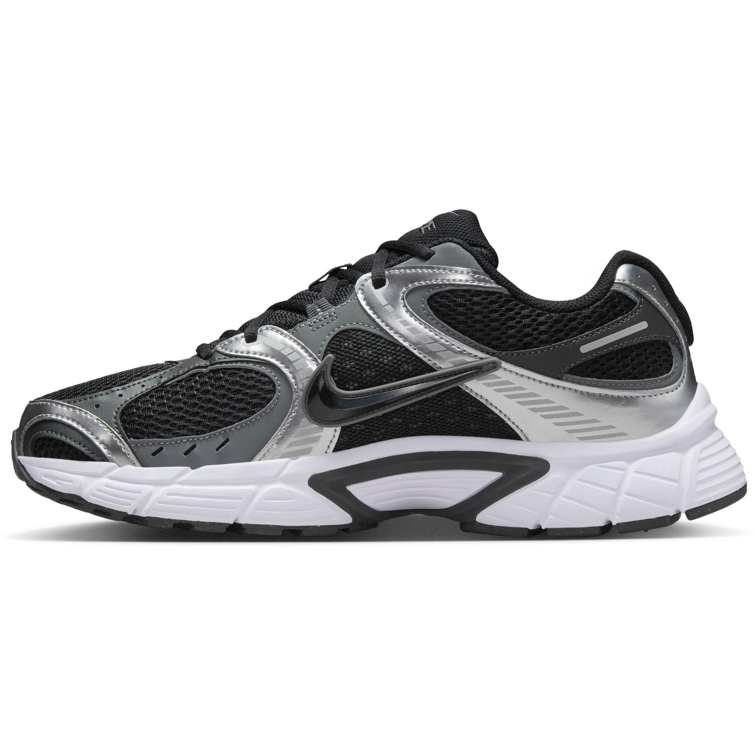 Nike Sportswear Trampki niskie 'V5 RNR' w kolorze szary