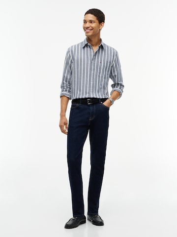 TOMMY HILFIGER Regular fit Button Up Shirt in Blue