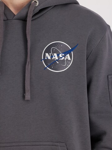 ALPHA INDUSTRIES Sweatshirt 'NASA Orbit'‌‌‌‌ in Grau