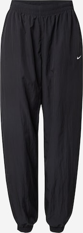 Nike SportswearTapered Hlače 'ESSTL' - crna boja: prednji dio