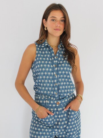 Honnête Atelier Blouse 'Harley' in Blue: front