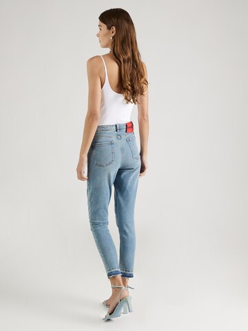 Coupe slim Jean '934' HUGO Red en bleu