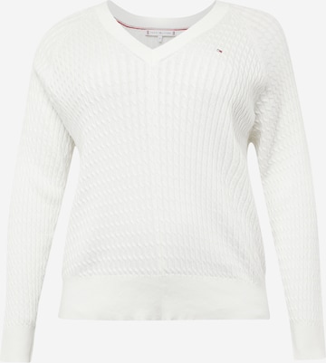 Tommy Hilfiger Curve Sweater in White: front