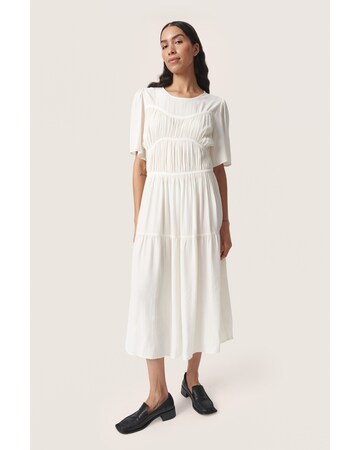 SOAKED IN LUXURY Kleid 'Brielle' in Weiß