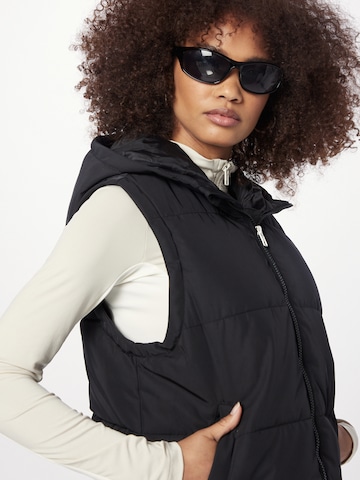 Urban Classics Bodywarmer in Zwart