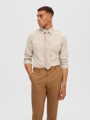 SELECTED HOMME Regular fit Skjorta 'Owen' i beige: framsida
