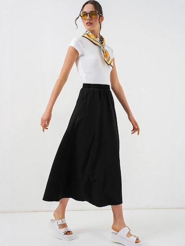 Bigdart Skirt in Black