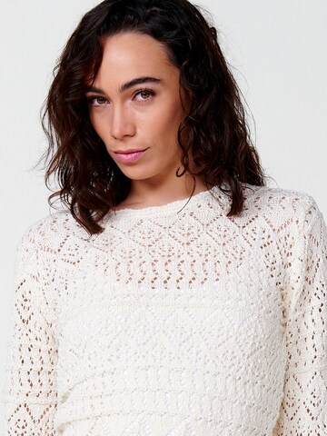 Pull-over KOROSHI en blanc