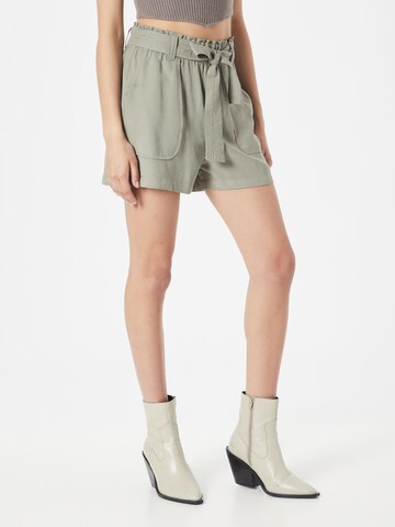 Stitch and Soul Loose fit Pants in Green: front