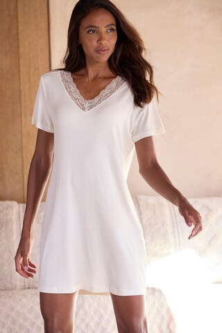 Chemise de nuit VIVANCE en blanc
