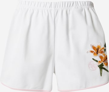 GUESS Regular Pants 'ZOEY' in White: front