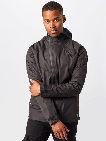 Veste de sport Superdry en noir : devant