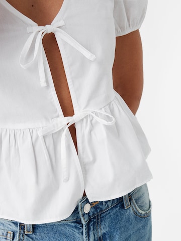 Bershka Bluse in Weiß