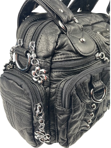 Kumixi Handbag in Black