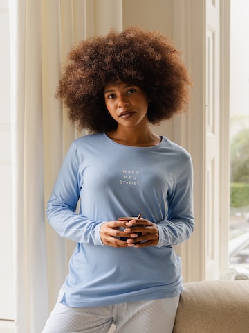 By Louise Pajama in Blue: front