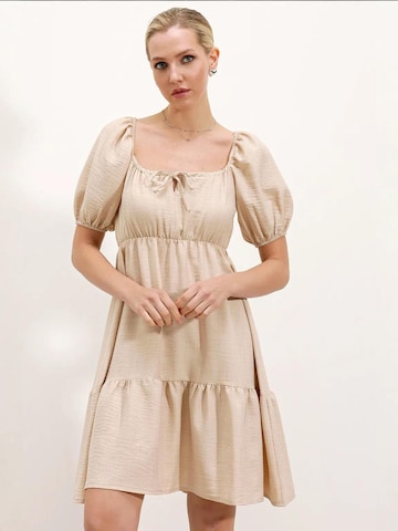 Bigdart Dress in Beige: front