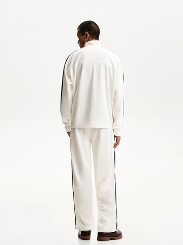 Loosefit Pantaloni di Bershka in bianco