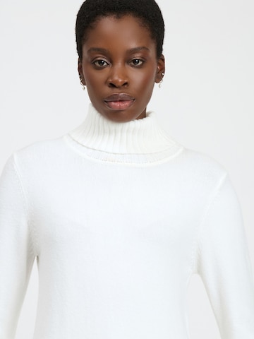 Pullover di Influencer in bianco