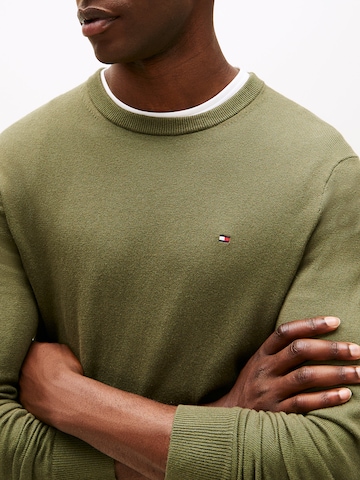 TOMMY HILFIGER Sweater in Green