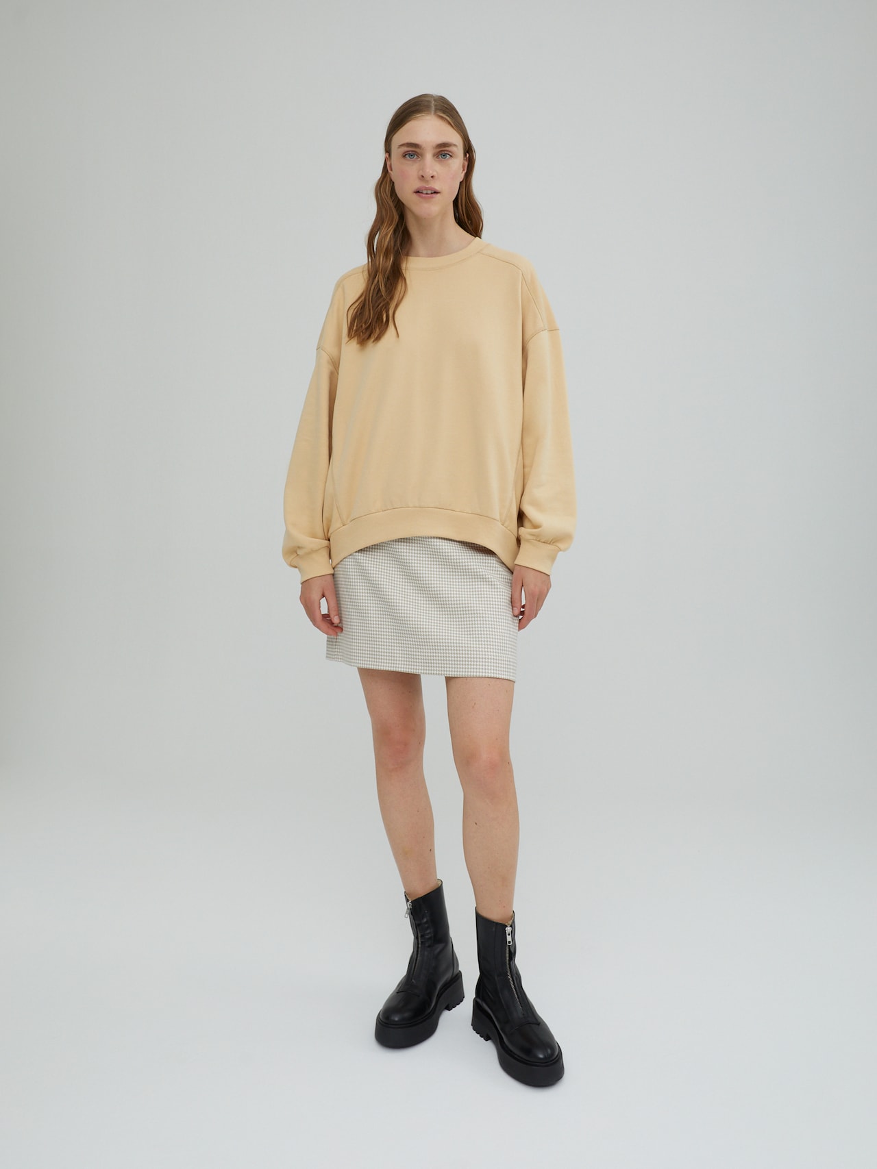EDITED Sweatshirt 'Lana' Beige