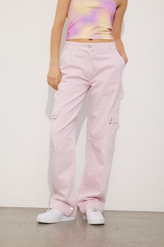 Loosefit Jeans cargo 'Flag' Envii en rose : devant