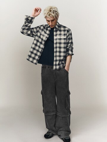 Bershka Regular fit Srajca | siva barva