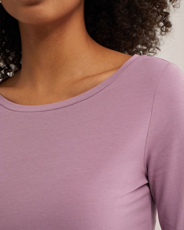 Tricou de la WE Fashion pe roz