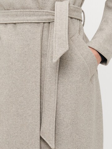 Vero Moda Tall Overgangsfrakke 'VMFORTUNEAYA' i beige