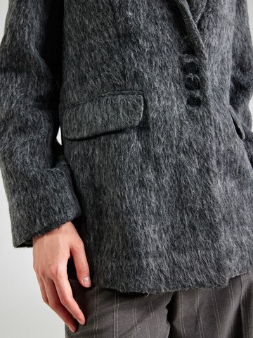 Y.A.S Between-Seasons Coat 'YASFIE' in Black