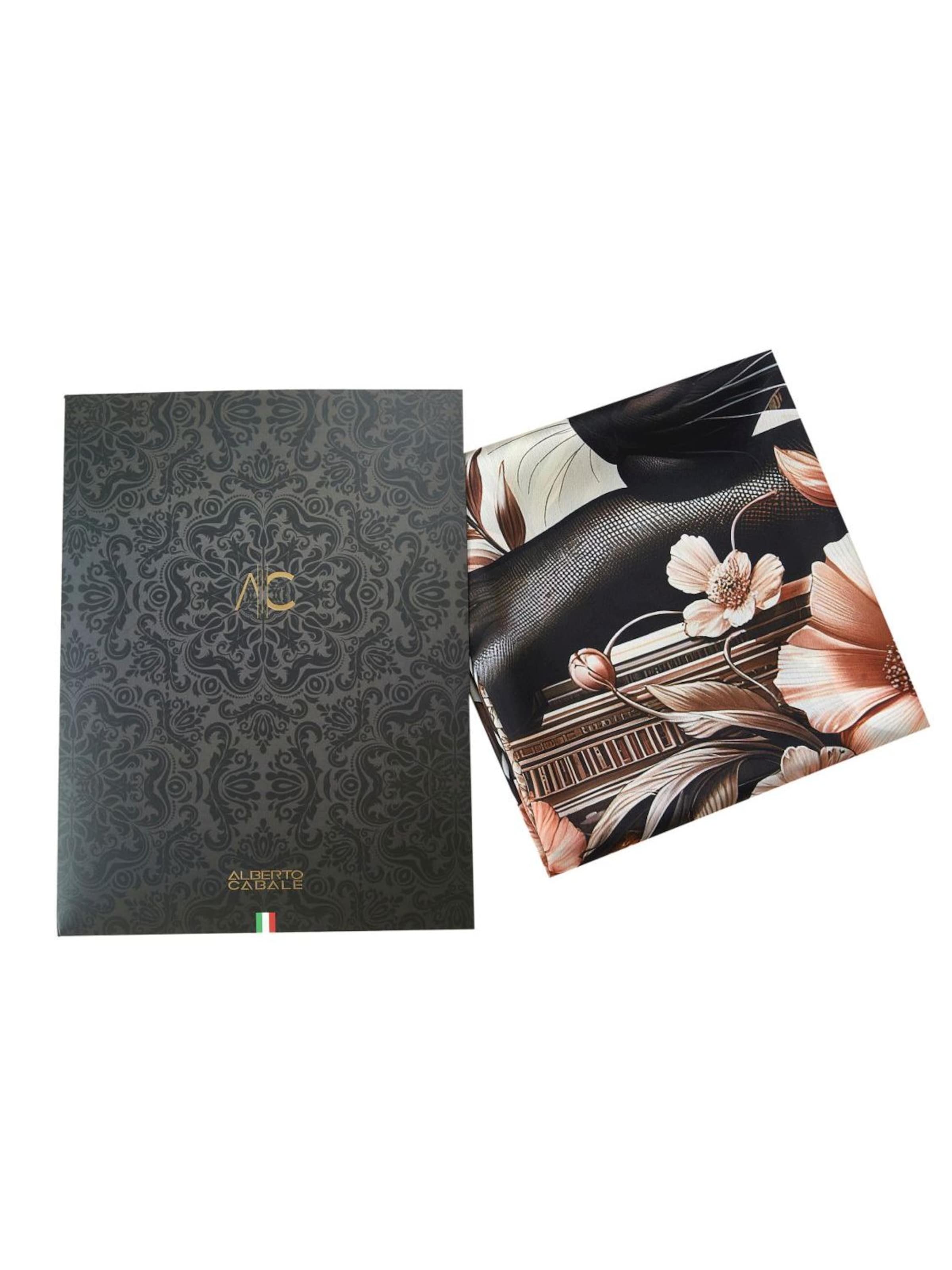 Sciarpa 'Black Panther Zoé' di alberto cabale in nero